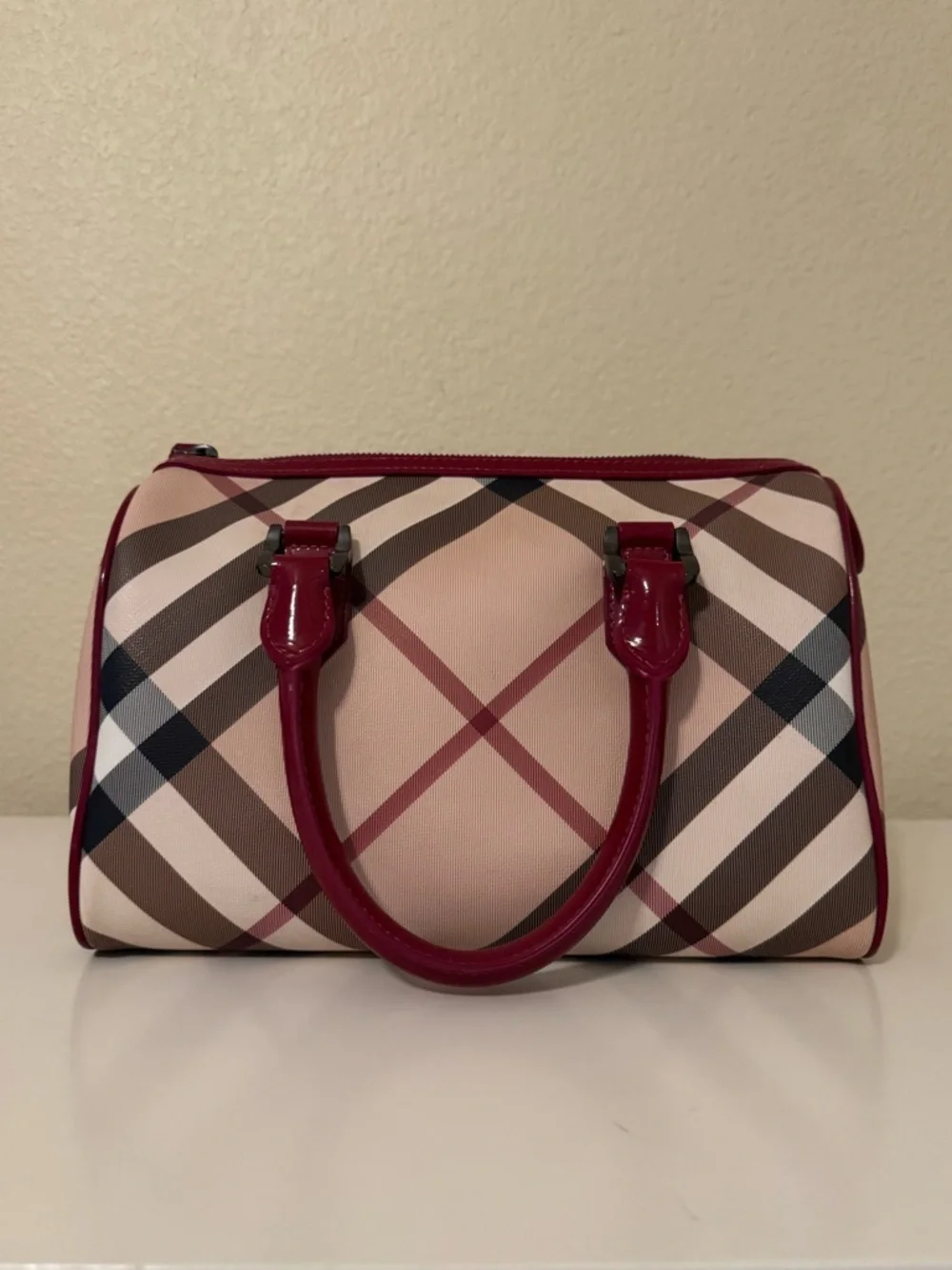 Burberry box stylish maintained